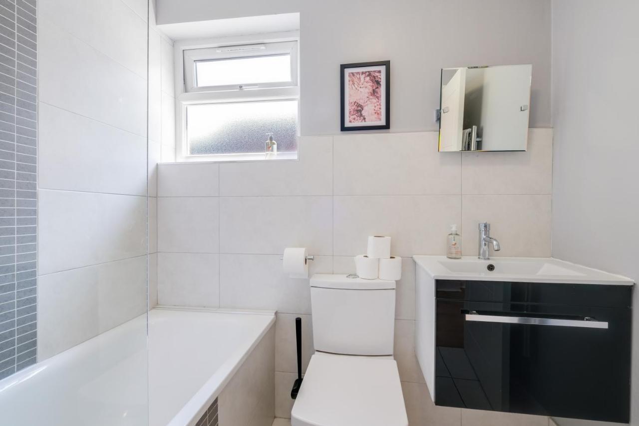 Luxury 3 Bedroom 2 Bathroom House, Fulham By 360Stays London Exterior photo